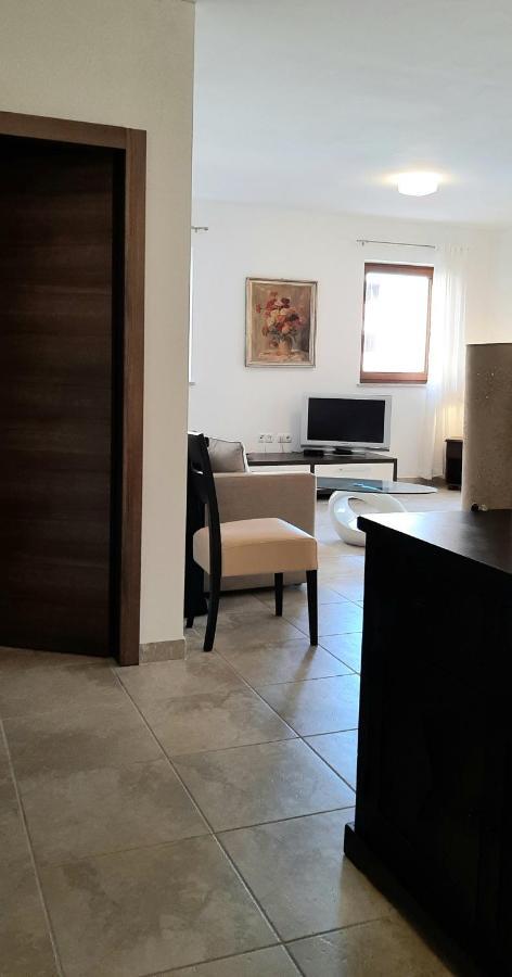 Traumferienwohnung Mit Privatem Pool & Gemuetlicher Grillecke Am Meer, Kroatien, Istrien, Liznjan Bei Medulin - Bester Urlaub An Der Adria, Fuer Paare Εξωτερικό φωτογραφία