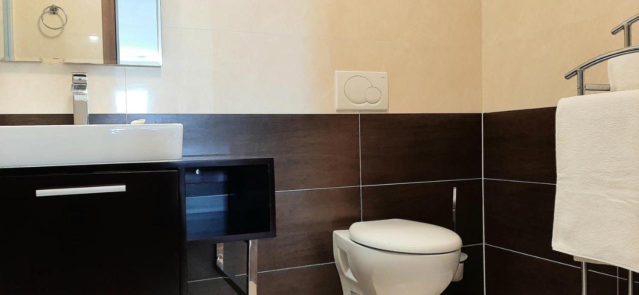 Traumferienwohnung Mit Privatem Pool & Gemuetlicher Grillecke Am Meer, Kroatien, Istrien, Liznjan Bei Medulin - Bester Urlaub An Der Adria, Fuer Paare Εξωτερικό φωτογραφία